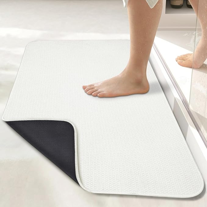 White textured bathroom floor mat